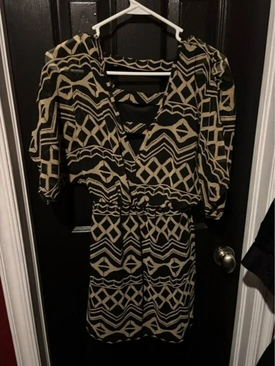 Sequin Hearts Black and Cream Geometric Mini Dress - Picture 3 of 3